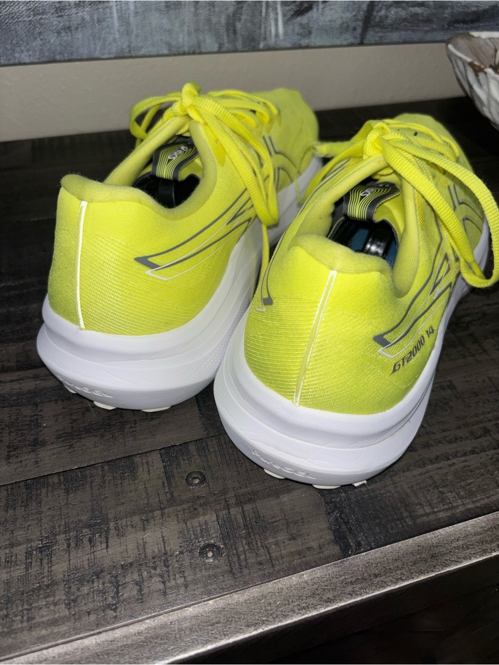 ASICS GT-2000 Neon Yellow MENS SZ 11 - Picture 14 of 14